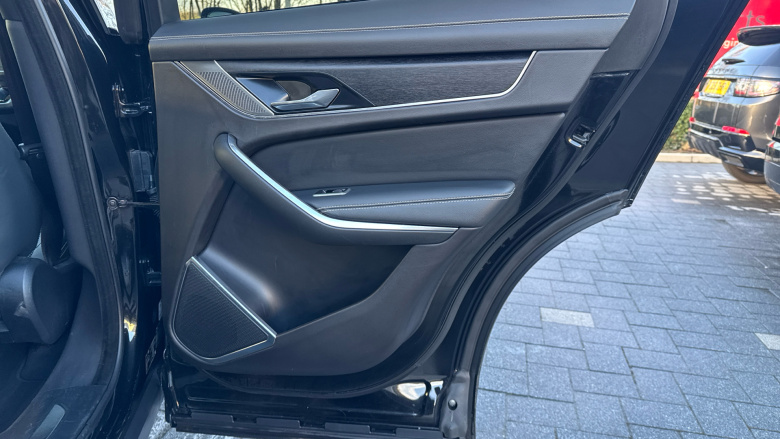 Jaguar F-Pace 2.0 D200 R-Dynamic Black 5dr Auto AWD Diesel Estate